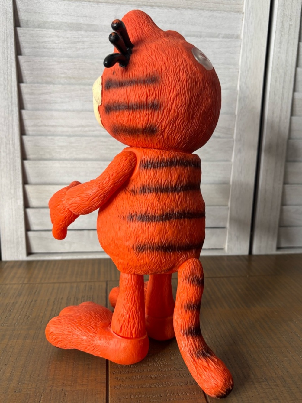 Custom Light-Up Garfield Figure - OOAK Art Piece Multiple Light Modes - Picture 5 of 13